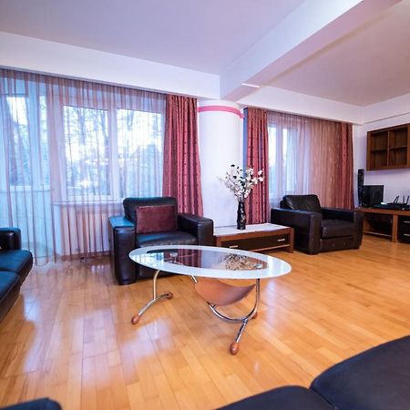 Cozy Apartment In Suceava Exteriör bild